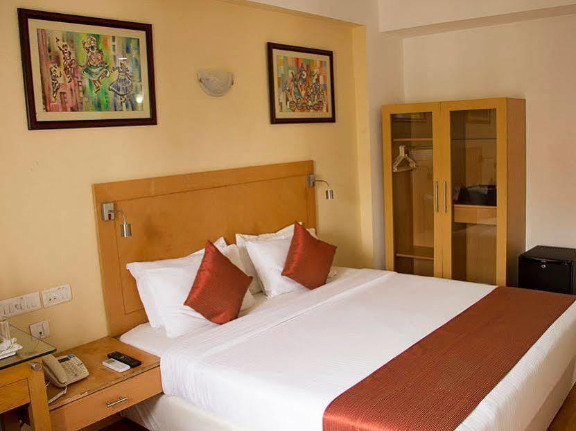 Hotel Marina Inn Egmore Chennai Bagian luar foto